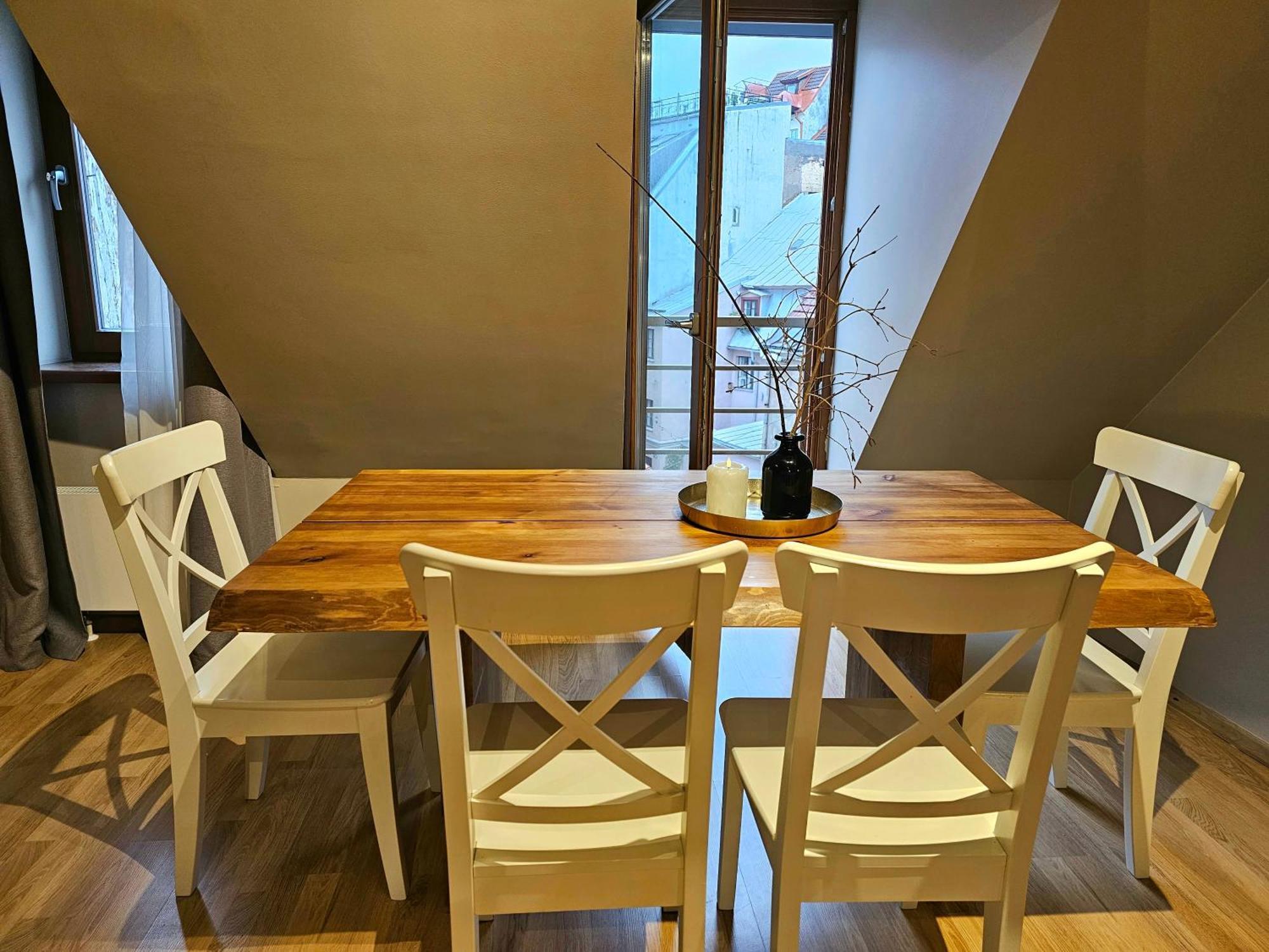 Silversmith's In Old Appartement *